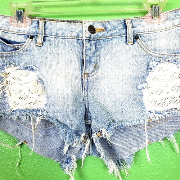 Obey Propaganda Distressed Cutoff Lace Short shorts size 28 - Picture 6 of 11